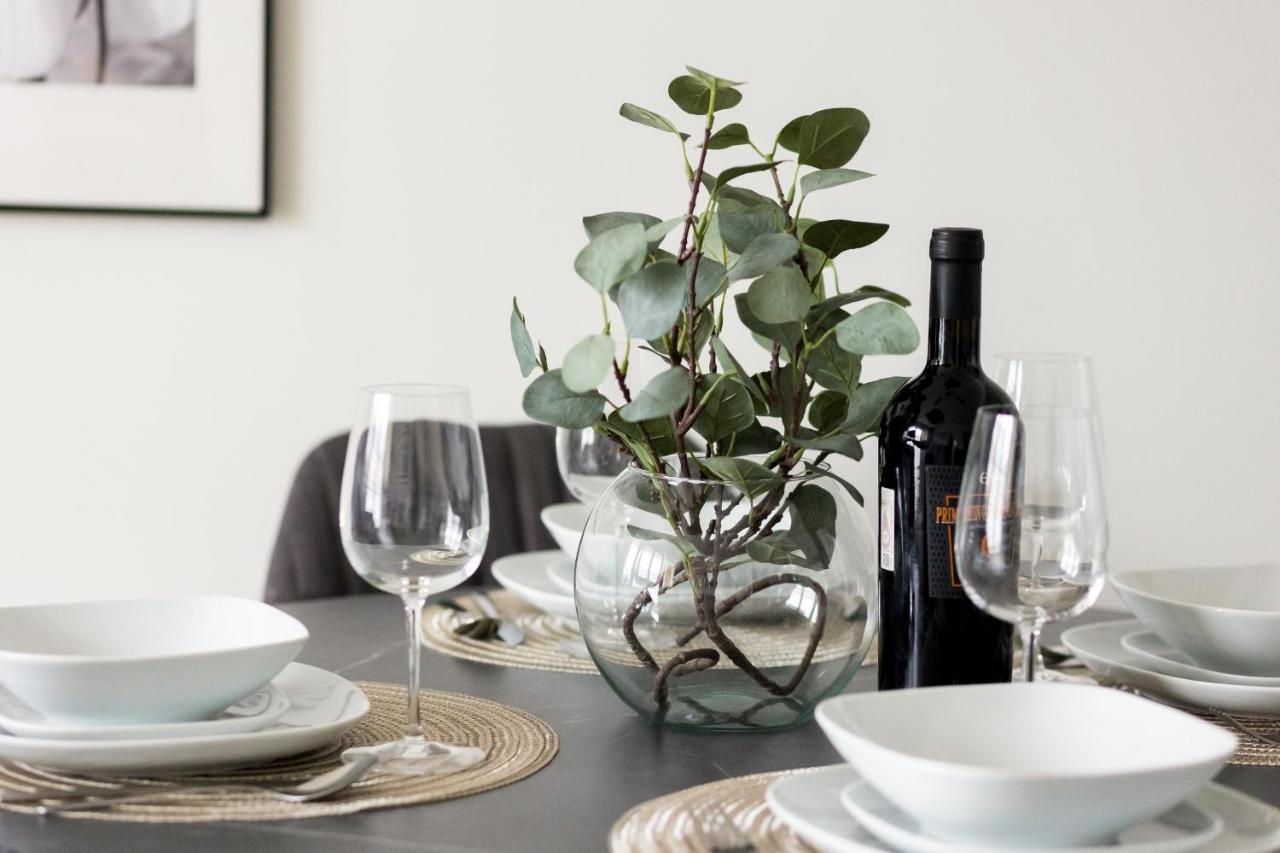 Srodmiescie Modern Krucza By Renters Prestige Leilighet